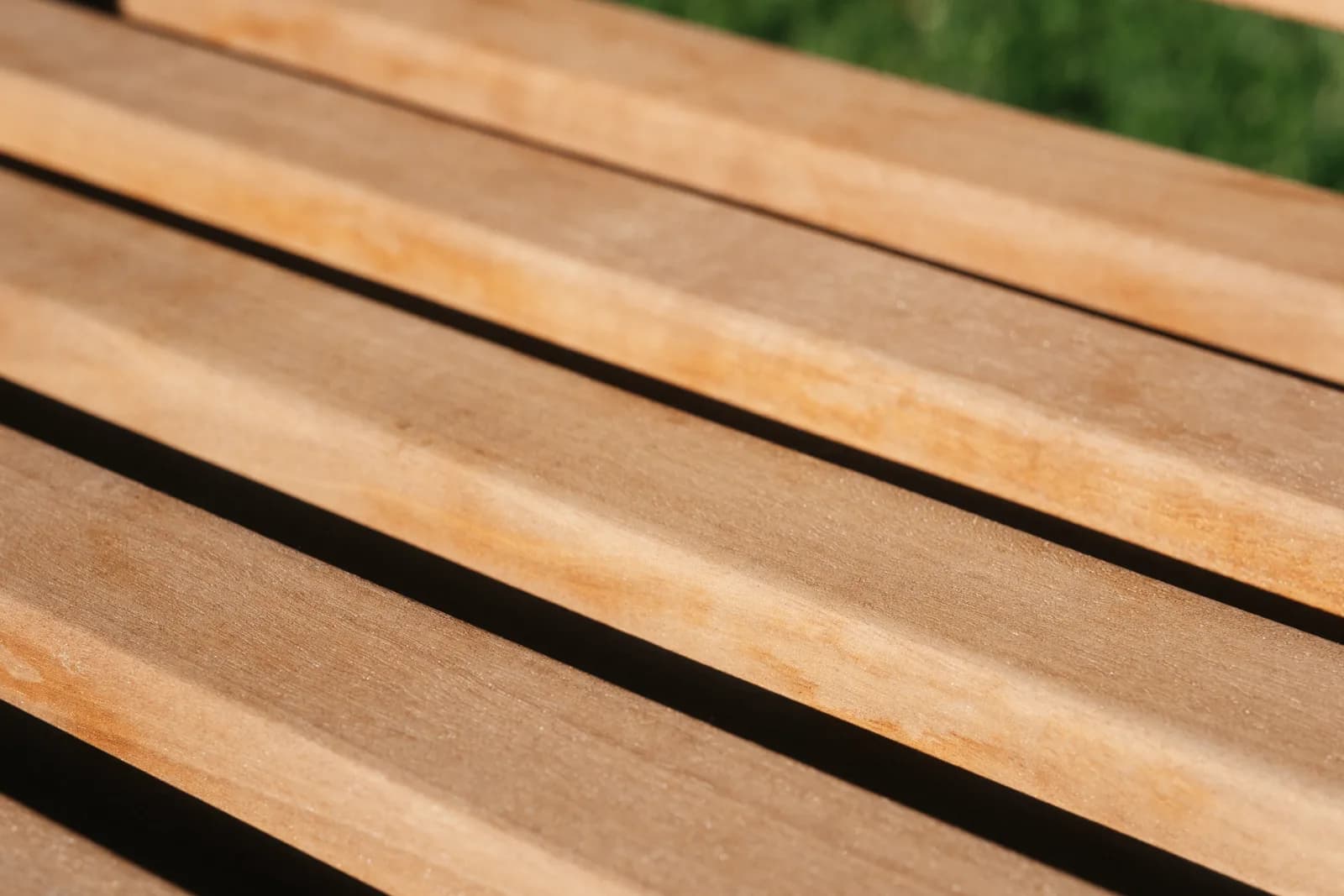 Détail du bois du Banc de Mémoire Aura