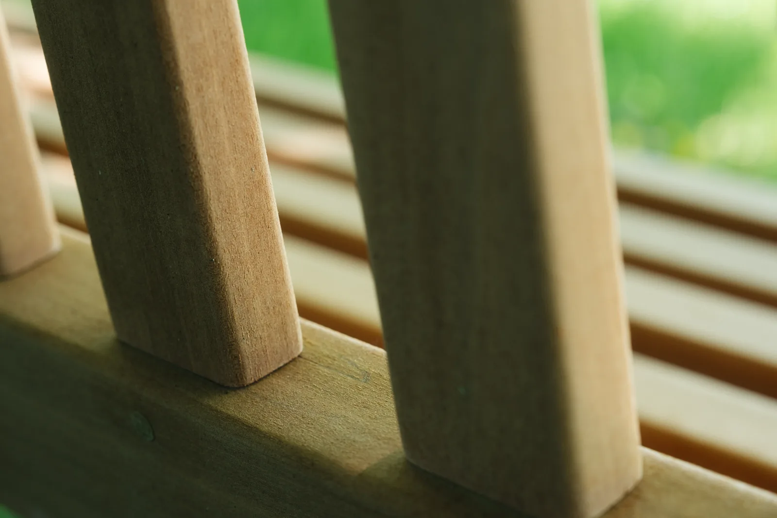 Détail du bois du Banc de Mémoire Soléa